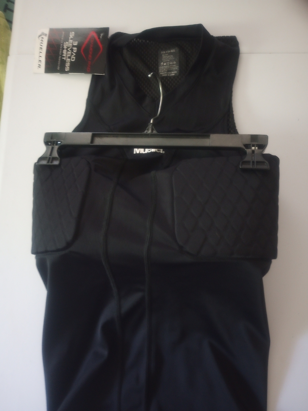 Mueller Black 3 Pad Compression Vest